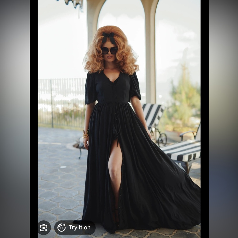 SELKIE The Caviar Sunroom Gown